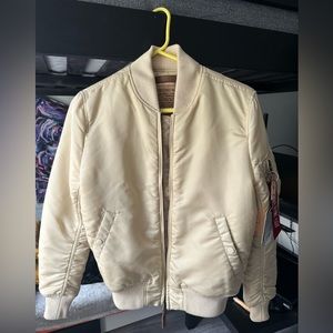 NWT ALPHA INDUSTRIES Biege MA-1 bomber